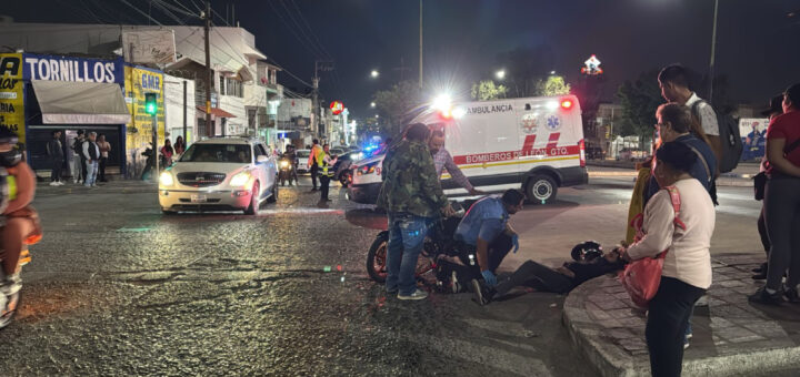 Vuelta prohibida en León: Choque entre dos motos deja cinco heridos en San Juan Bosco - Periódico AM