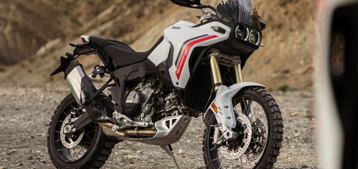 Adiós al motor 937: Ducati revoluciona su DesertX con el V2 más ligero de su historia