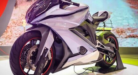 China se la ha colado a Europa: están vendiendo la misma moto con cuatro nombres distintos con 2.000 euros de diferencia en el precio