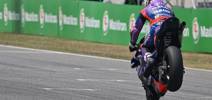 Dovizioso al rescate de Toprak: El veterano italiano intenta que el turco no se desespere con la M1