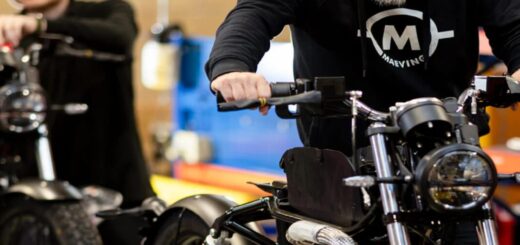 El gobierno británico apuesta fuerte por la moto eléctrica: Maeving asegura 13 millones para su expansión global