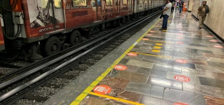 El Metro, con menos pasajeros por uso de motos - La Jornada