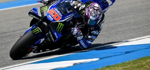 El motivo de la peineta de Fabio Quartararo: Yamaha se ha quedado sin repuestos en MotoGP y tuvo que compartir moto en los test