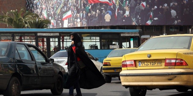 Gobierno de Irán aprueba que las mujeres puedan conducir motos - El Informador