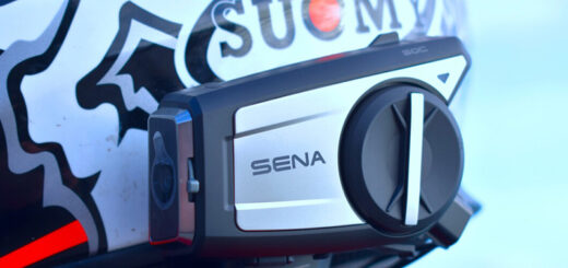 Comunicación inteligente y video 4K en un solo dispositivo para motociclistas