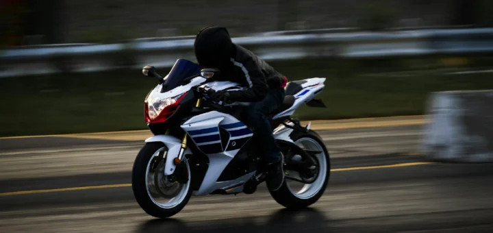 ¿Cuántas velocidades tiene una moto?