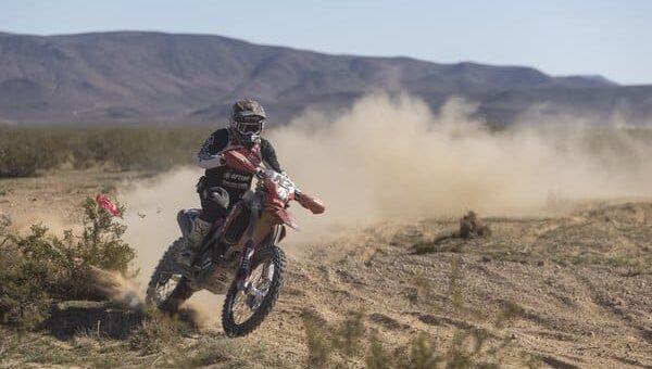 Ducati conquista la Mint 400 en una intensa batalla del desierto de Nevada
