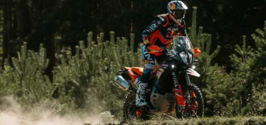 KTM lanzó una versión Rally de su trail mediana: ¿en qué mejora