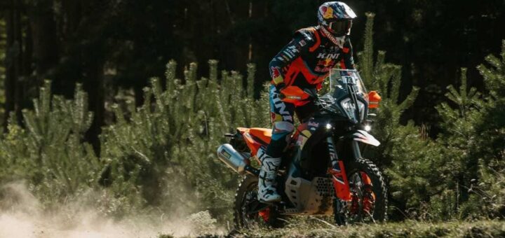 KTM lanzó una versión Rally de su trail mediana: ¿en qué mejora