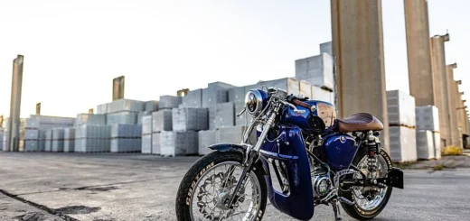 Lunes Azul: Un Simson S50 Cafe Racer con Alma