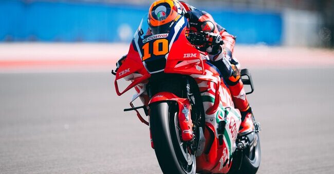 Marc Márquez se repone de una fea caída en Austin pero las Aprilia siguen siendo un incordio para Ducati