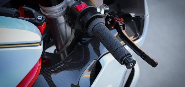 Promesas Cumplidas: Una Ducati 749 Personalizada