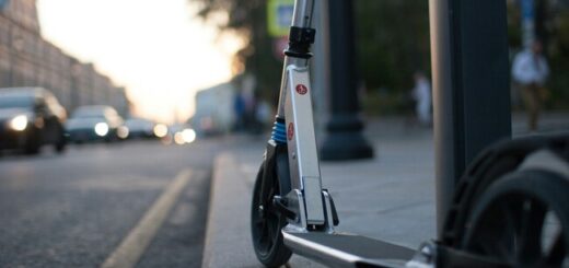 Tener un patinete en España será aún más caro. La nueva ley va a hacer que el precio de los seguros suban al doble