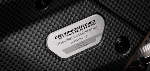 Una MotoGP con matrícula y luces: presentada la increíble Ducati Superleggera V4 Centenario