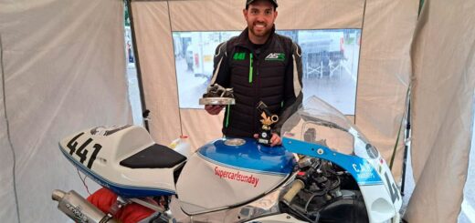 Aran Sadler fallece a los mandos de su Kawasaki en la Spring Cup de Oliver`s Mount