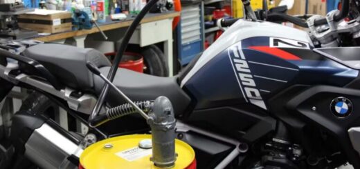 El “clic” al repostar: el truco que lleva 80 años funcionando y evita derramar gasolina