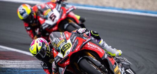 "Habrá que subirle los semimanillares, ¿no?". Álvaro Bautista pide sanciones para frenar a Nicolò Bulega como le hicieron a él