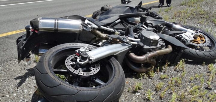 La regla más simple para no caerte en moto no la usa casi nadie, pero son solo 8 segundos que pueden salvarte la vida