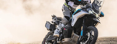 La regla más simple para no caerte en moto no la usa casi nadie, pero son solo 8 segundos que pueden salvarte la vida