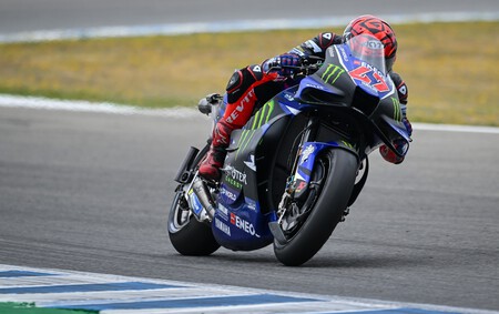 Marc Márquez aprovecha la lluvia para hacer la pole en Jerez y ponerse de cara el Gran Premio de España