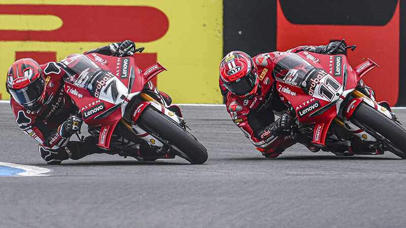 Nicolò Bulega impone una era en el WorldSBK