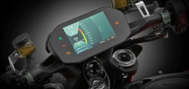 QJMotor prepara una naked de más de 1.000 cc con 144 CV y un precio que puede romper el mercado