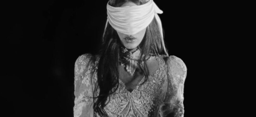 Rosalía lanza ‘LUX (Complete Works)’ con nuevas canciones y un videoclip inédito