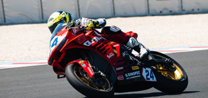 Albert Arenas lidera el triplete de Yamaha en Balaton Park y abre hueco al frente del mundial de Supersport