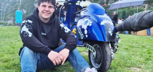 Amaba tanto las Vespas que dejó su trabajo de chef para ser mecánico. Ahora ha hecho la vuelta más rápida del mundo a 200 km/h