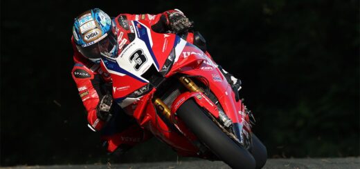 Dean Harrison mete miedo en la Isla de Man: arrasa en Superbike TT y avisa que tiene más