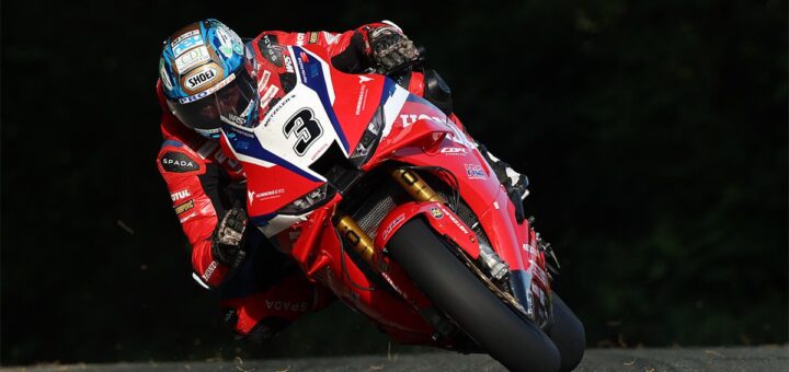 Dean Harrison mete miedo en la Isla de Man: arrasa en Superbike TT y avisa que tiene más