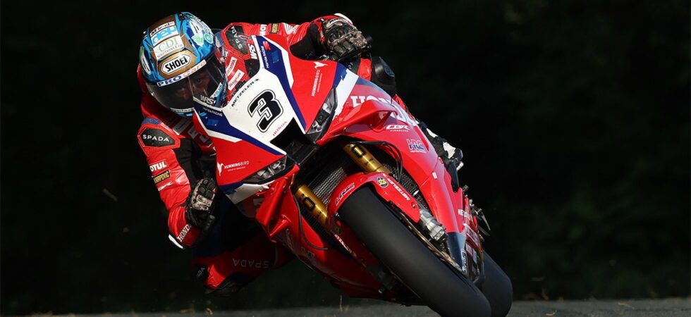 Dean Harrison mete miedo en la Isla de Man: arrasa en Superbike TT y avisa que tiene más