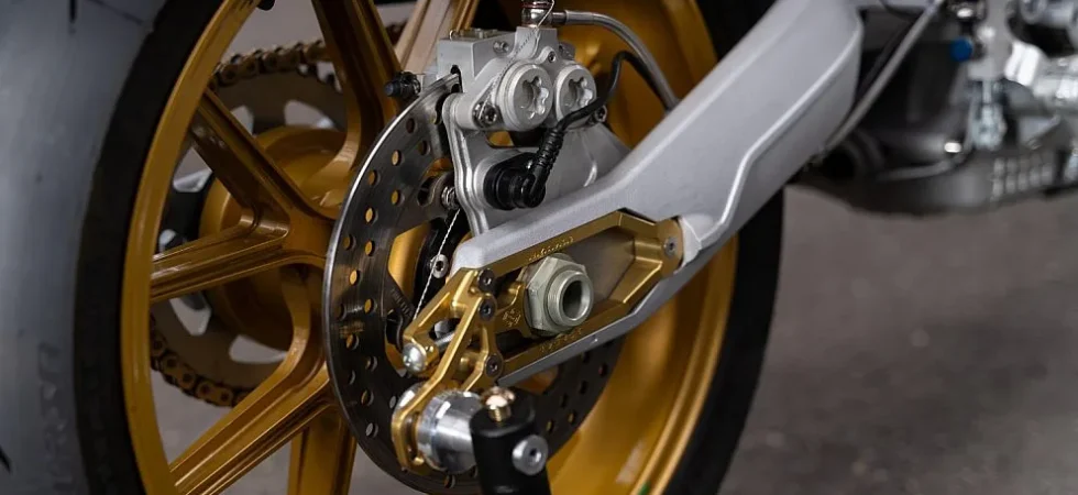 Desmoto: La Supermoto Ducati Multistrada de 141 kg de Futuri Motion Tech