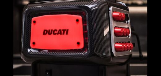 La cafetera más Ducati del mundo está hecha en fibra de carbono y cuesta como una moto