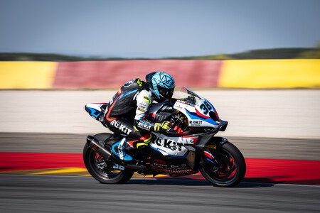 Nicolò Bulega llama a la puerta de MotoGP dándose otro paseo triunfal sin oposición en MotorLand Aragón