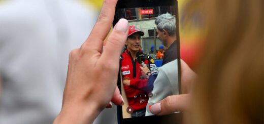 "No puedo estar grabando TikToks e ir a la Safety Commission" denuncia Marc Márquez