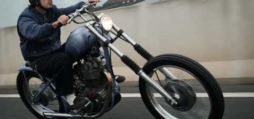 Serenidad de Un Solo Cilindro: Chopper Yamaha SR400 de Roninsu