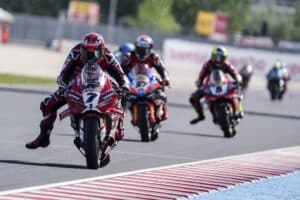 Superbike Hungría 2026: Bulega logra otro triplete en una pista que terminará dando un disgusto