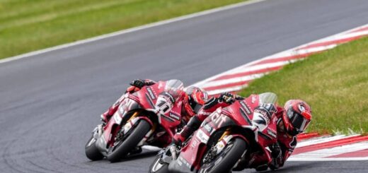 Superbike República Checa 2026: Bulega sigue imparable, ya tiene 19 victorias consecutivas