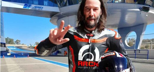 Todos saben que Keanu Reeves es un friki de las motos. Lo que menos conocen es que ha rechazado películas porque no le dejaban montar