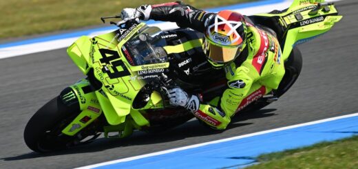 Ai Ogura gana su primera carrera de MotoGP y Jorge Martín aprovecha el enésimo regalo de Marco Bezzecchi para ser líder