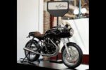deBolex se atreve con una Vincent Black Shadow y el resultado es una joya clásica con tecnología moderna