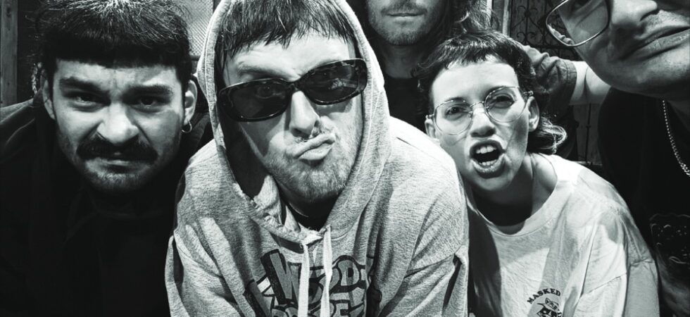 El regreso del flequillo: la escena “neo-rolinga” que oxigena al rock argentino