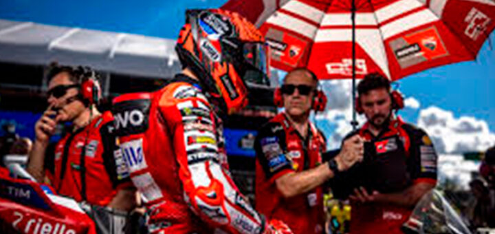 Francesco Bagnaia: talento, precisión y éxito en MotoGP