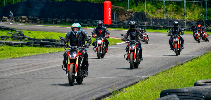 Hero Hunk 250 R demuestra su ADN deportivo durante un emocionante Track Day en KBR