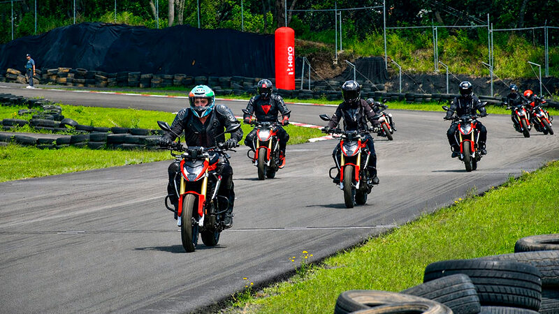 Hero Hunk 250 R demuestra su ADN deportivo durante un emocionante Track Day en KBR