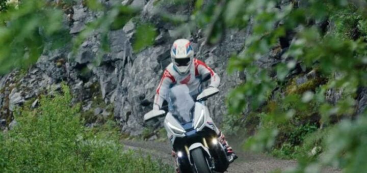 Honda ya vende en la región la versión 2027 de su modelo urbano/ adventure