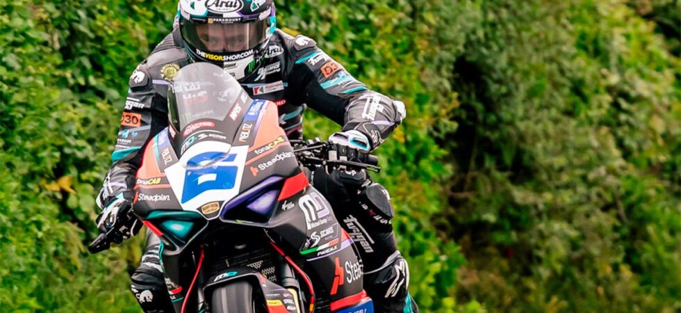 Michael Dunlop saca el martillo con la Ducati en el TT y deja a Harrison sin opciones en Supersport