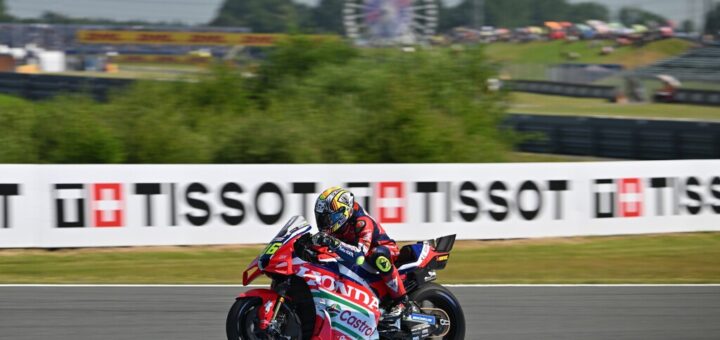 Raúl Fernández lidera el doblete de Trackhouse en Assen y Marc Márquez acaba sexto por una sanción a Pecco Bagnaia