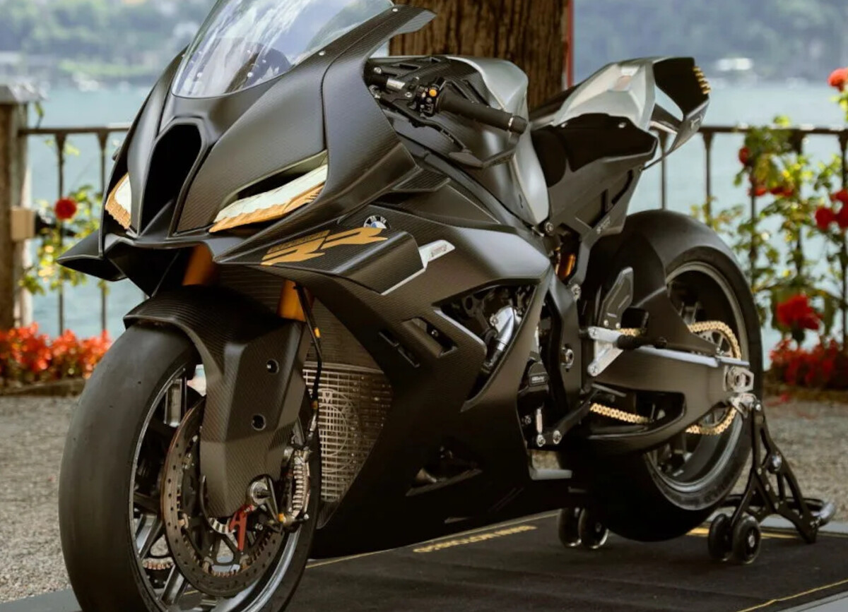 Ni Honda CBR ni Kawasaki H2R. La moto más radical de la historia está a punto de sacarla BMW homologada para calle con más de 230 CV
